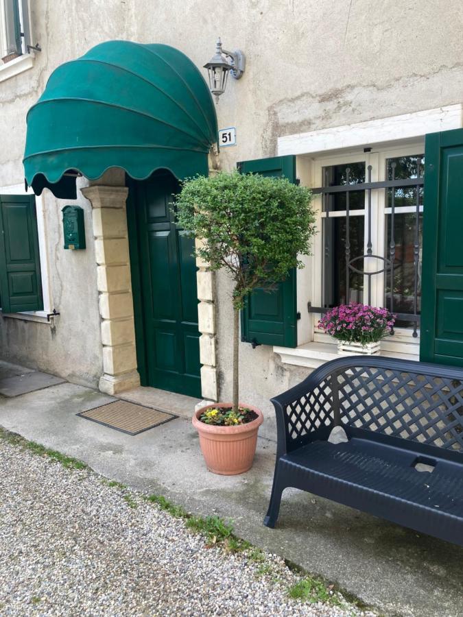 Casapiedicastello Apartamento Castelnuovo del Garda Exterior foto